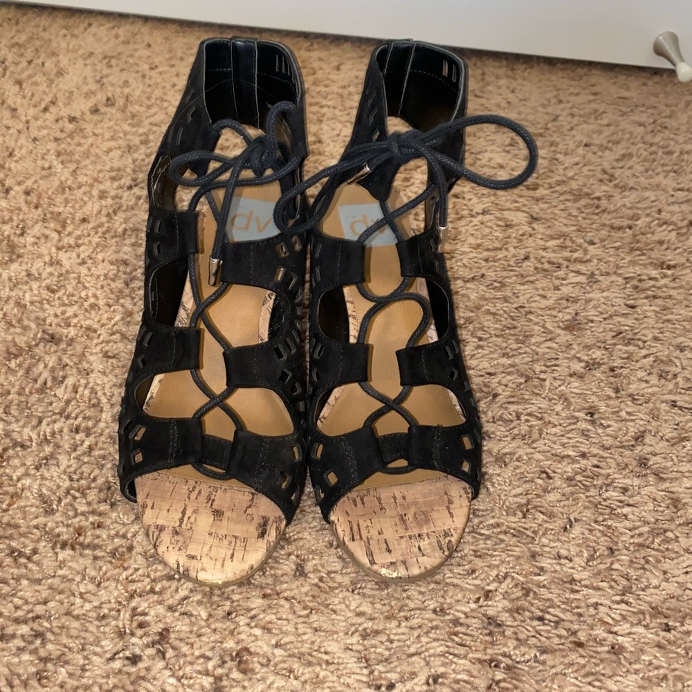 dv heels